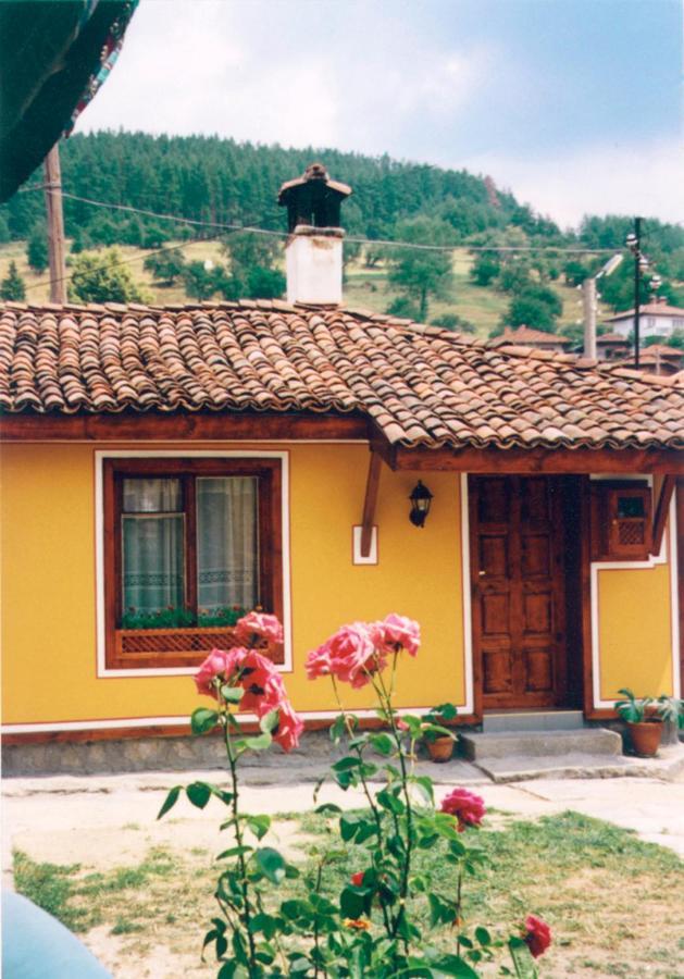 Янко Кехая Hotel Koprivshtitsa Exterior photo